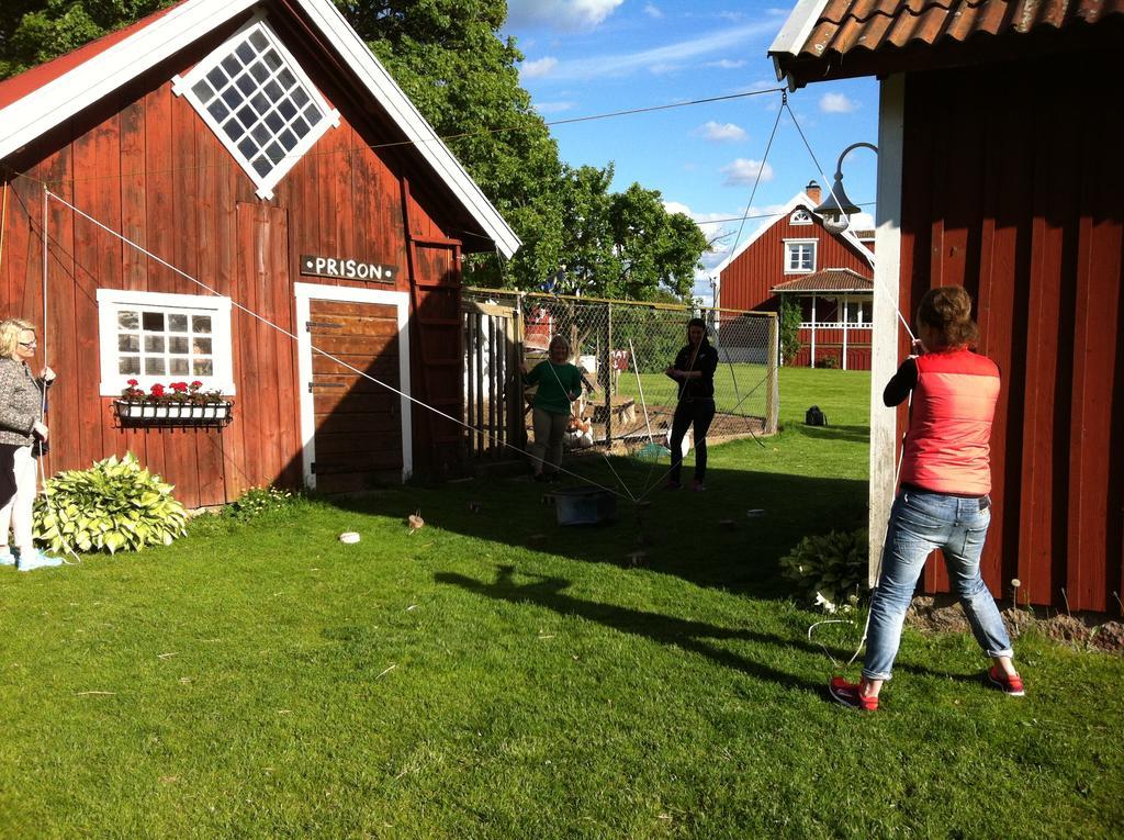 Aeventyrsgardens Vandrarhem, Kinnekulle Kallby Экстерьер фото