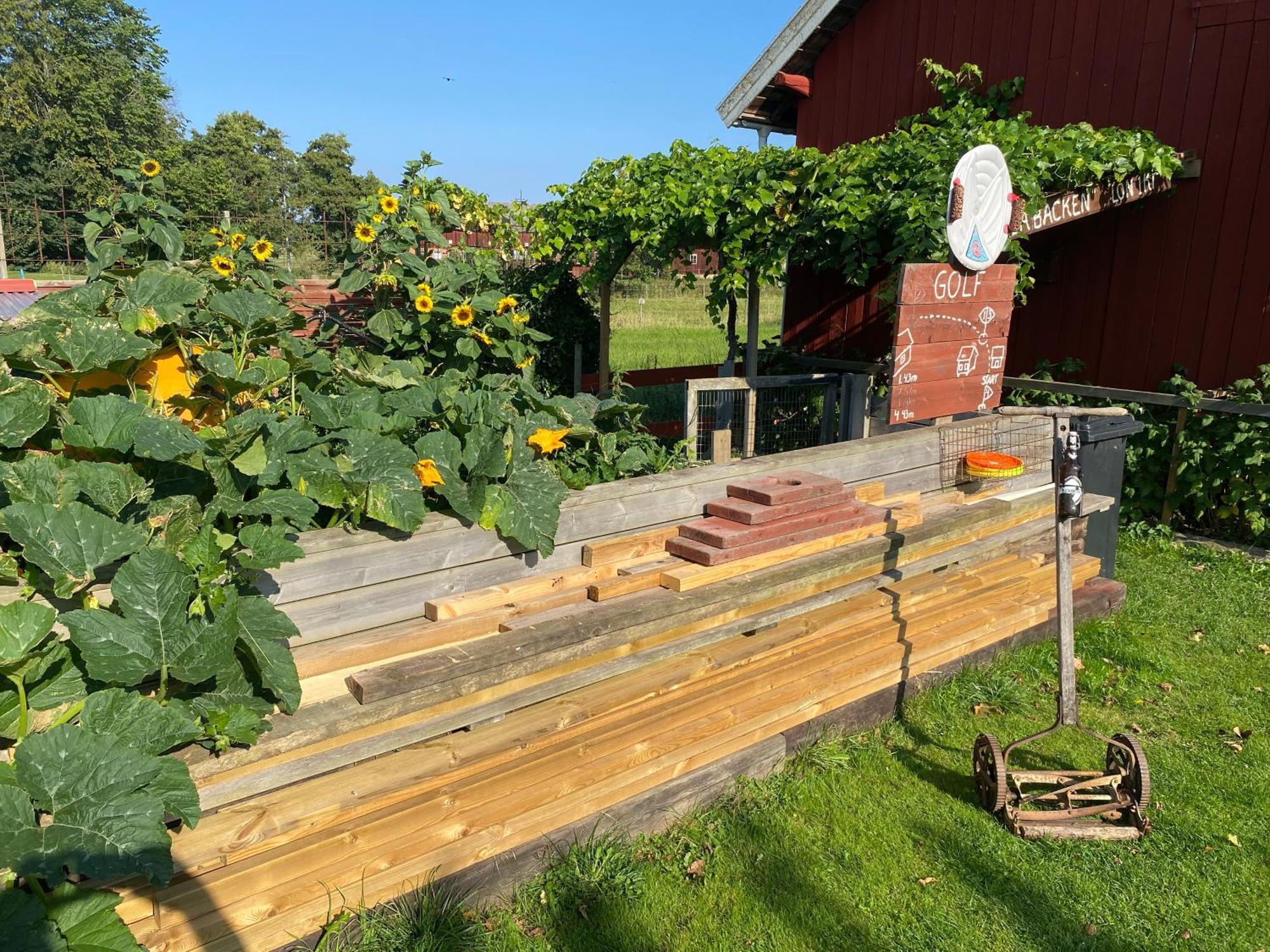 Aeventyrsgardens Vandrarhem, Kinnekulle Kallby Экстерьер фото