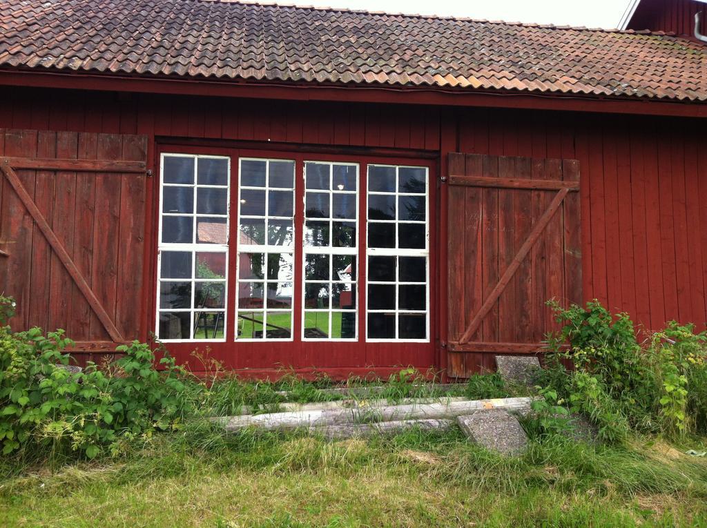 Aeventyrsgardens Vandrarhem, Kinnekulle Kallby Экстерьер фото
