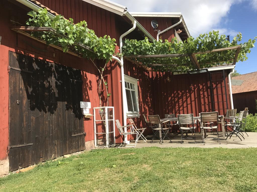 Aeventyrsgardens Vandrarhem, Kinnekulle Kallby Экстерьер фото